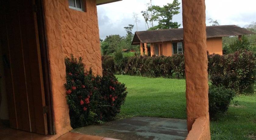 Cabinas Los Guayabos Hotel La Fortuna Ruang foto