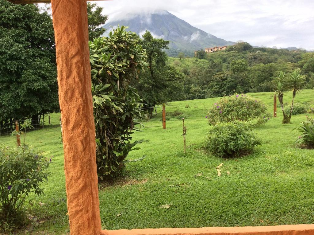 Cabinas Los Guayabos Hotel La Fortuna Ruang foto