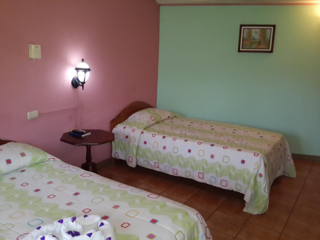 Cabinas Los Guayabos Hotel La Fortuna Ruang foto