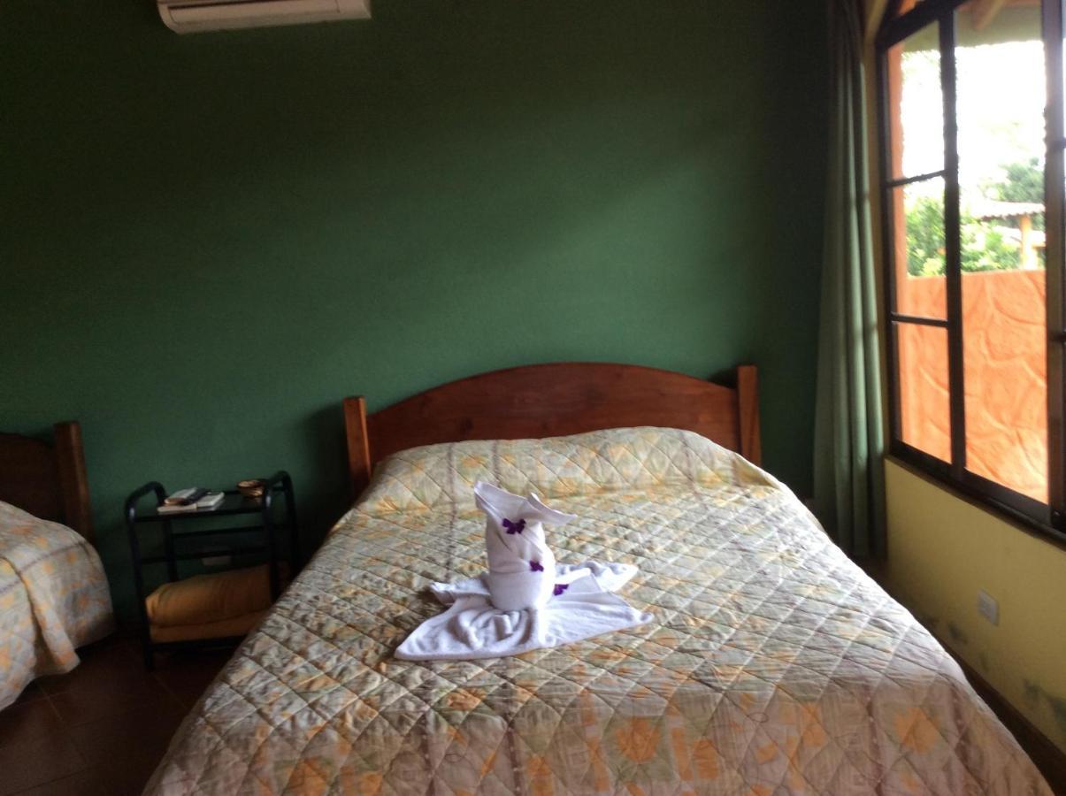 Cabinas Los Guayabos Hotel La Fortuna Bagian luar foto